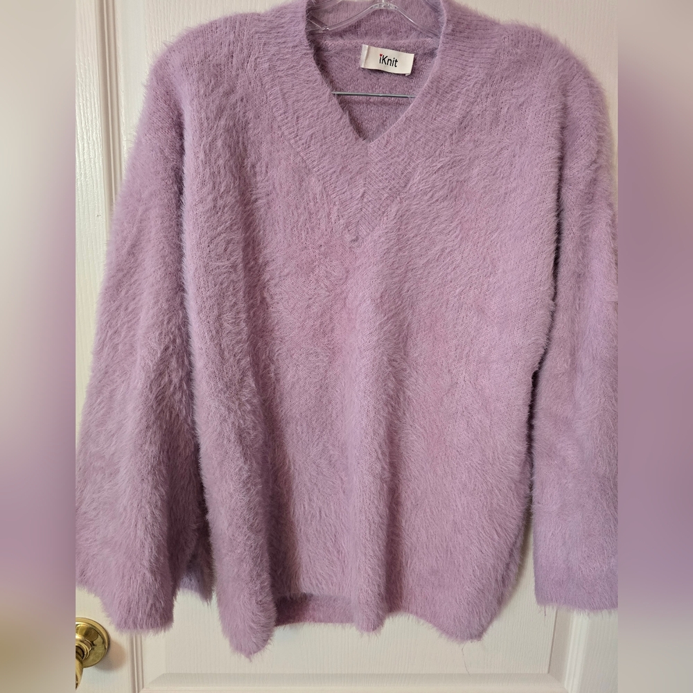 Women's V-Neck Sweater‎ in Soft Purple